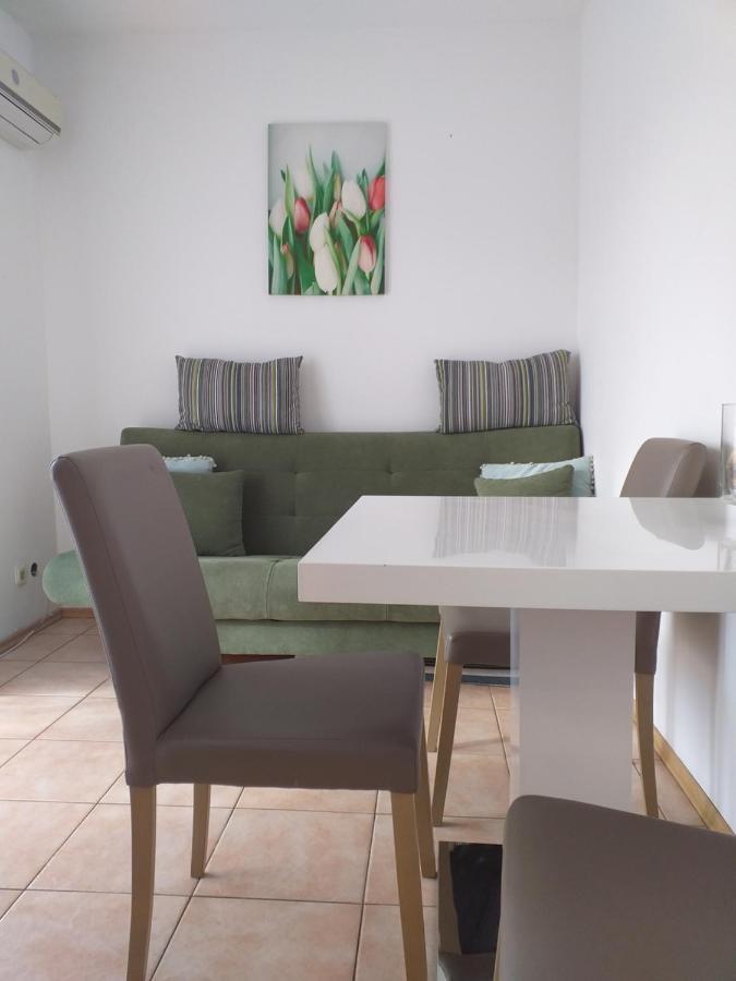 Apartments Golic Biograd Na Moru Extérieur photo