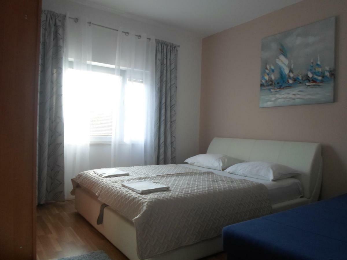 Apartments Golic Biograd Na Moru Extérieur photo